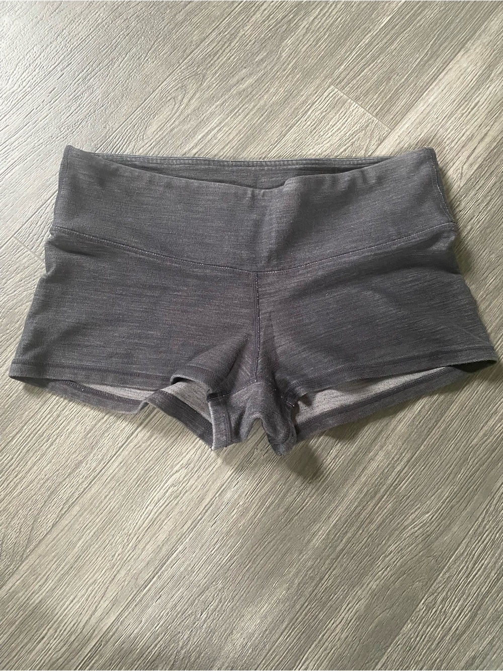 VINTAGE Lululemon booty short